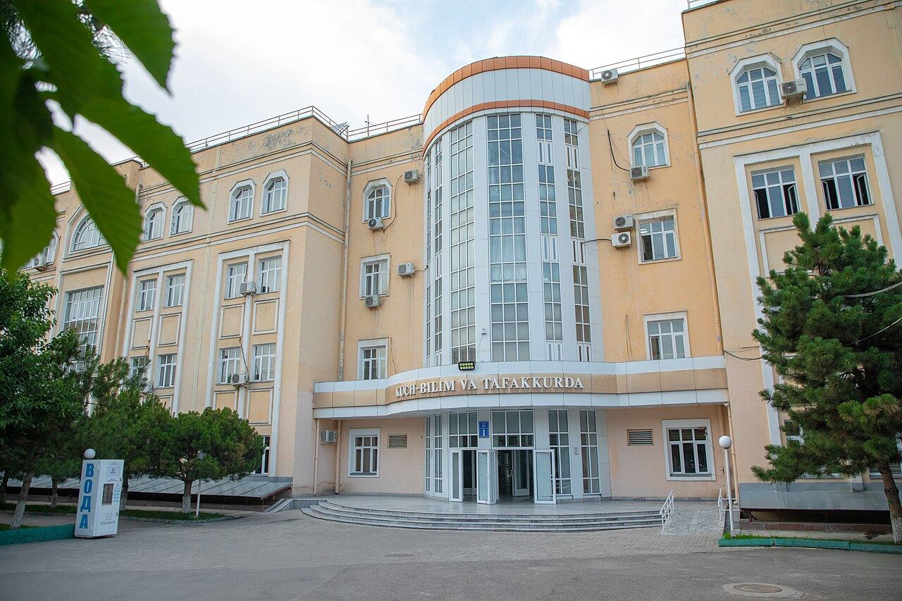 TDIU iqtisodiyot fakulteti binosi